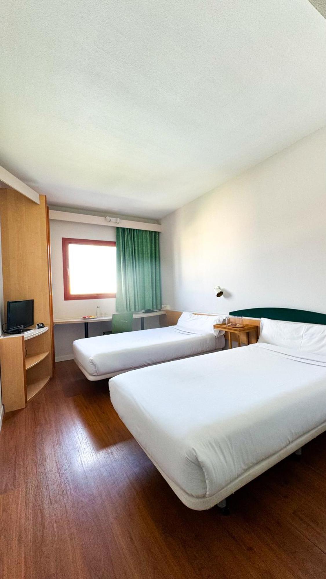 Hotel Iris Guadalajara Zewnętrze zdjęcie