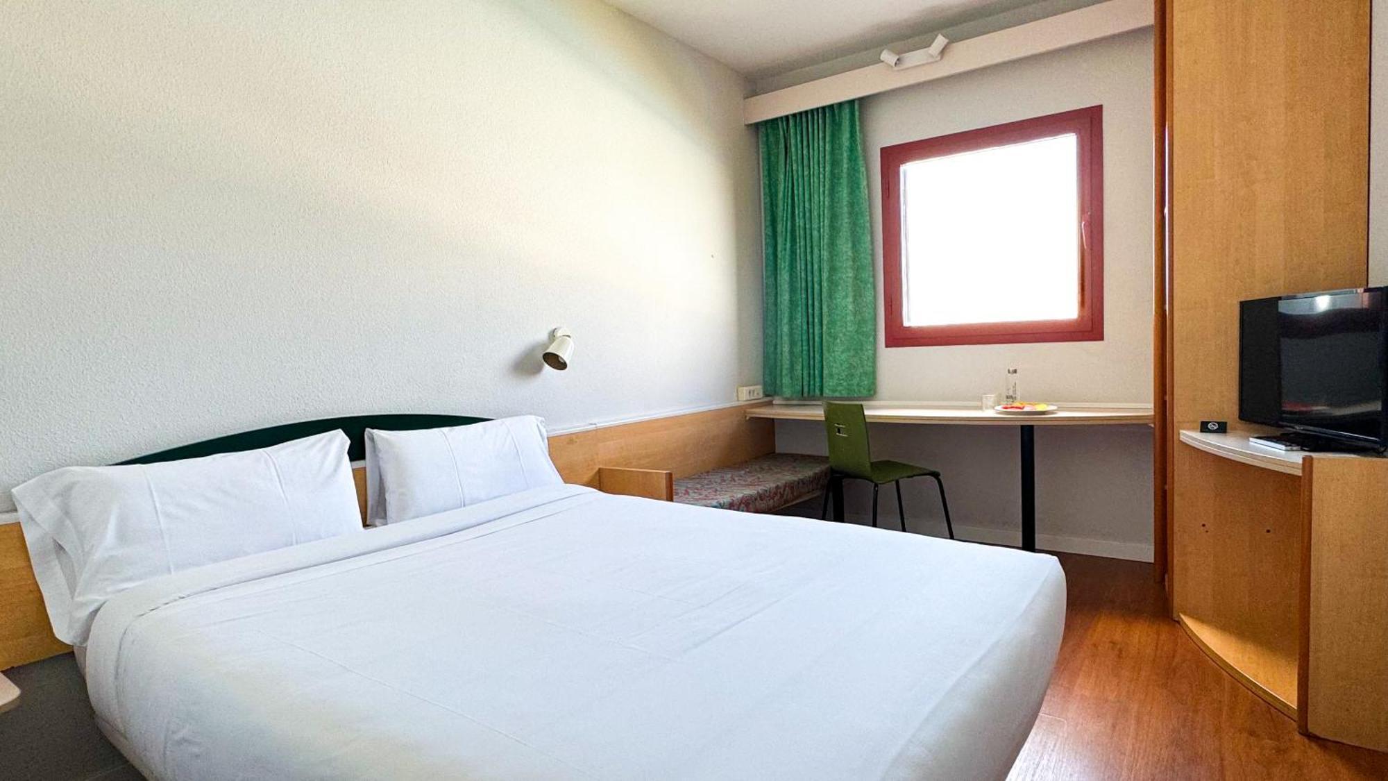 Hotel Iris Guadalajara Zewnętrze zdjęcie