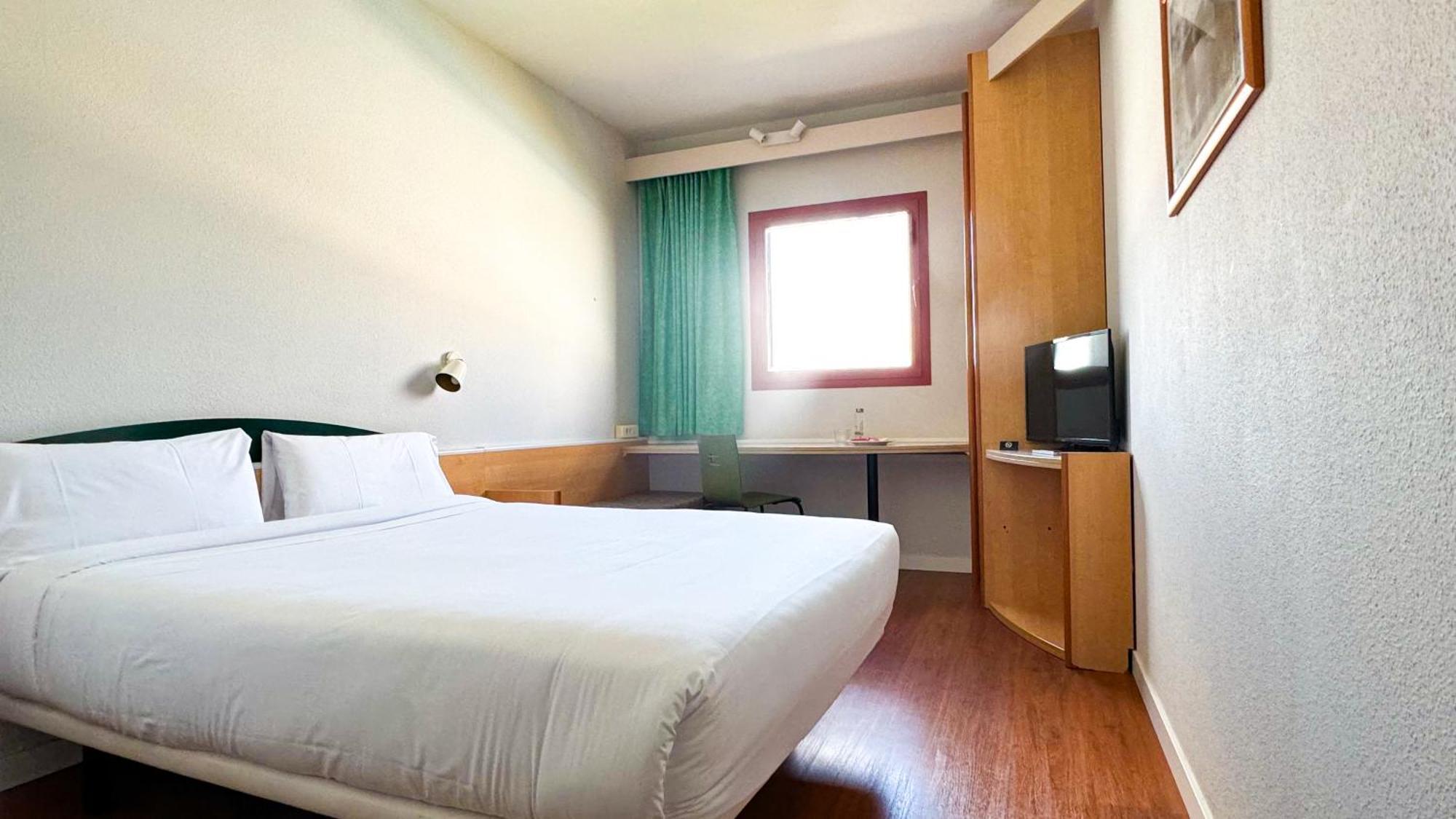 Hotel Iris Guadalajara Zewnętrze zdjęcie